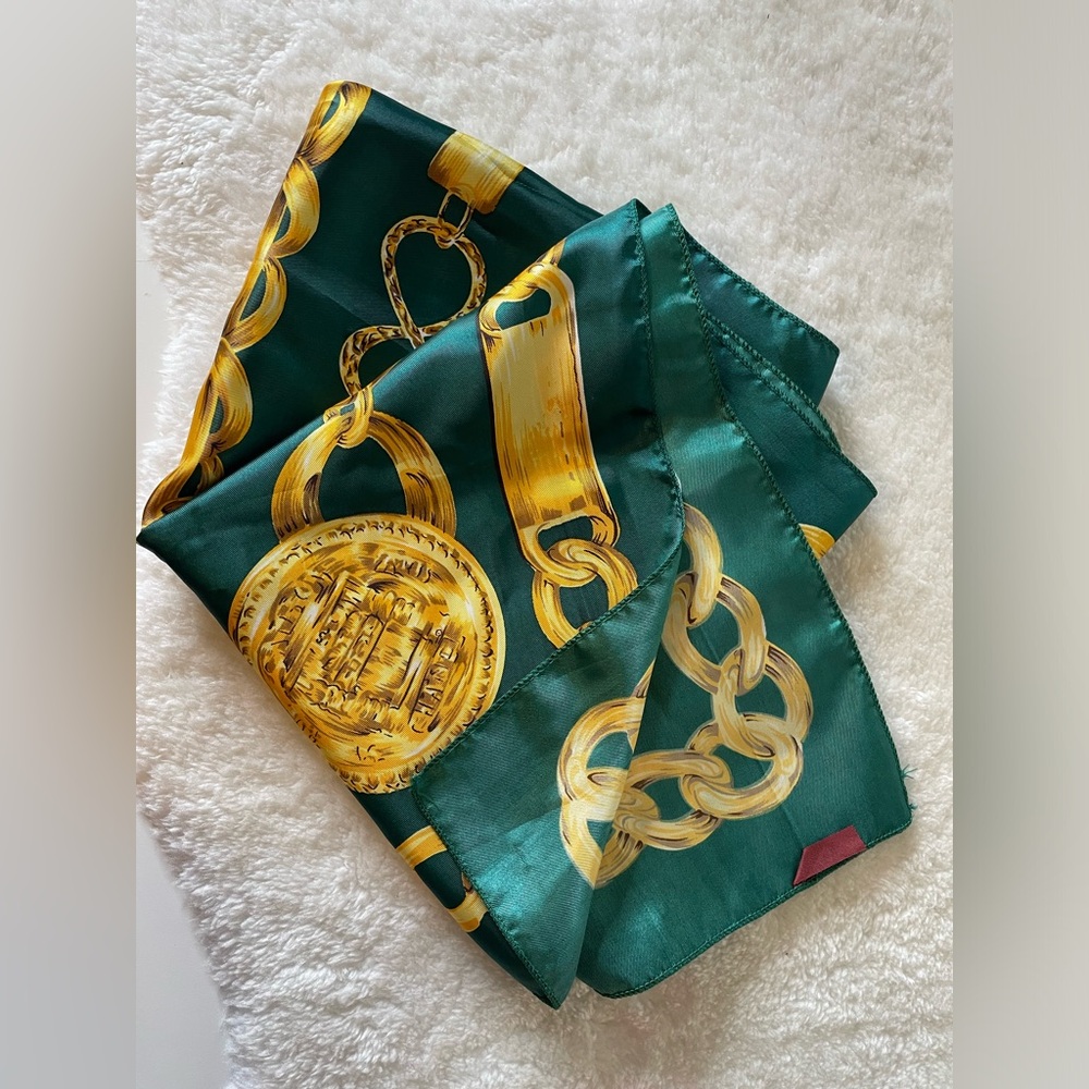 Green and Gold Chain Print Scarf Top - Picture 3 of 4